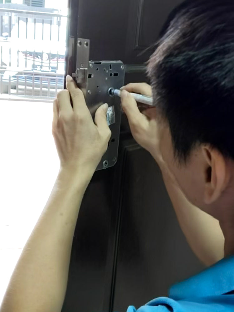 Marking and alignment for smart lock installation