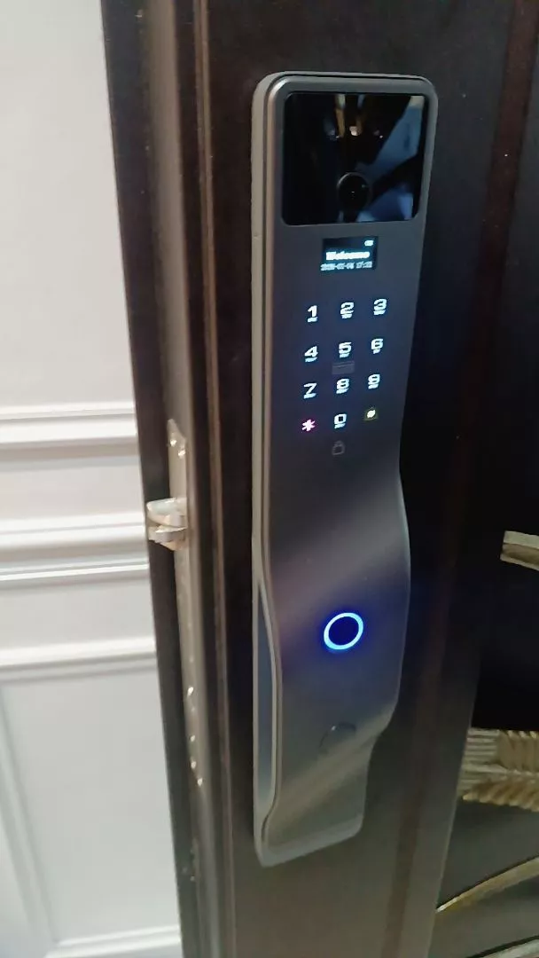 Tropernic smart lock installed on customer door